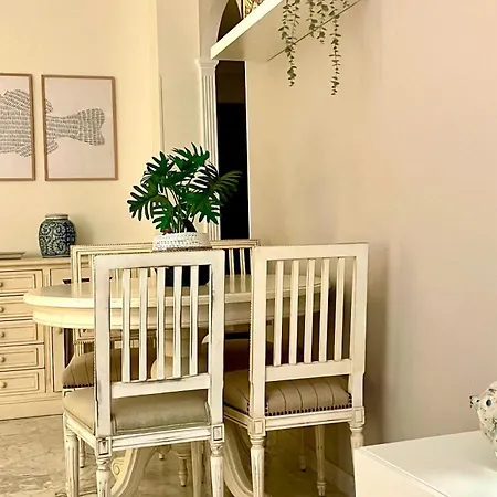 Apartment Playa Rocio Calm Beachfront Apartment- 2Bdr Marbella