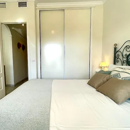 Playa Rocio Calm Beachfront Apartment- 2Bdr Apartment Marbella