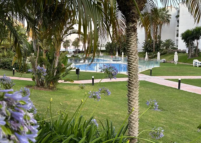 Playa Rocio Calm Beachfront Apartment- 2bdr شقة *